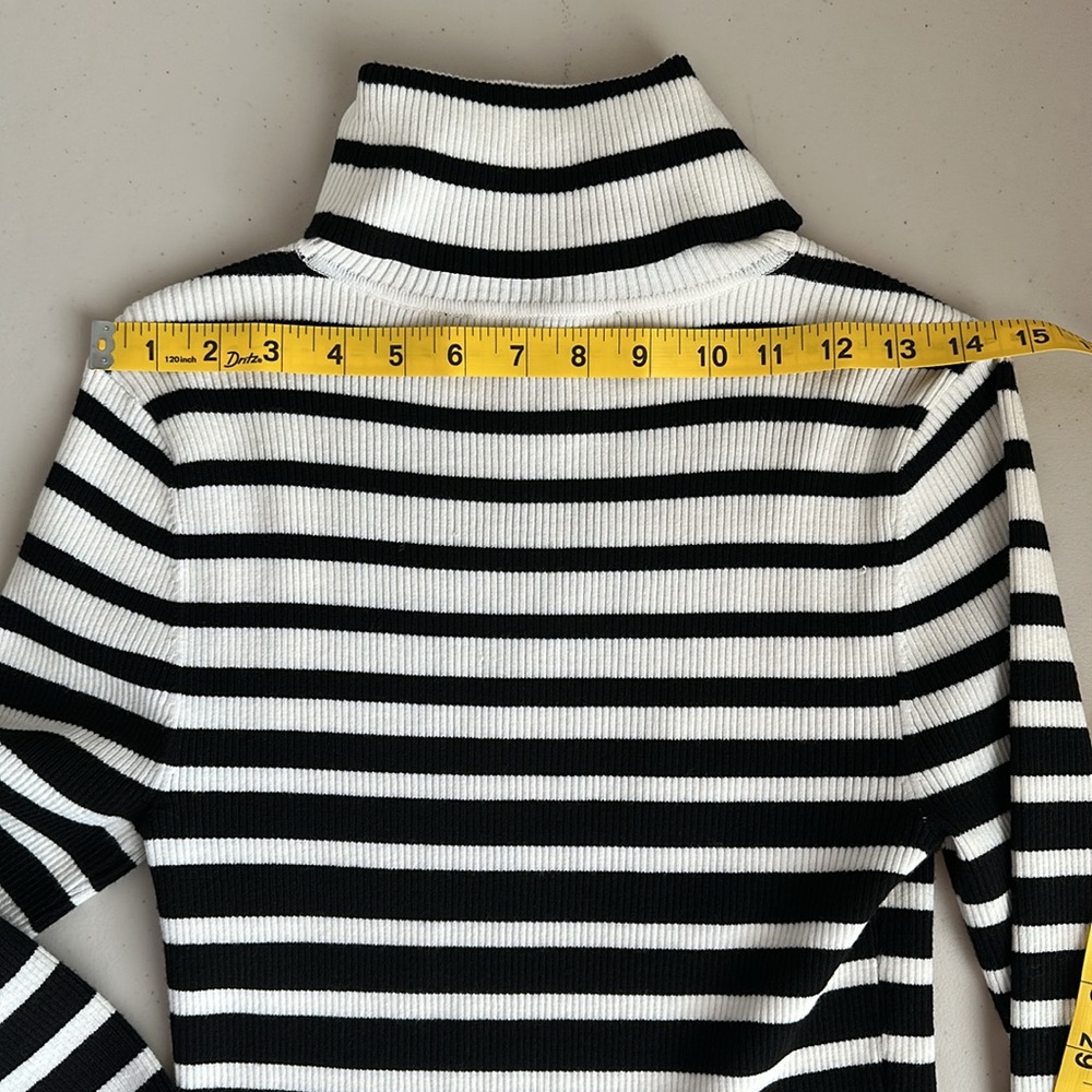 NWT White House Black Market Black and White Striped Long Sleeve Sweater Size M. - Picture 6 of 13